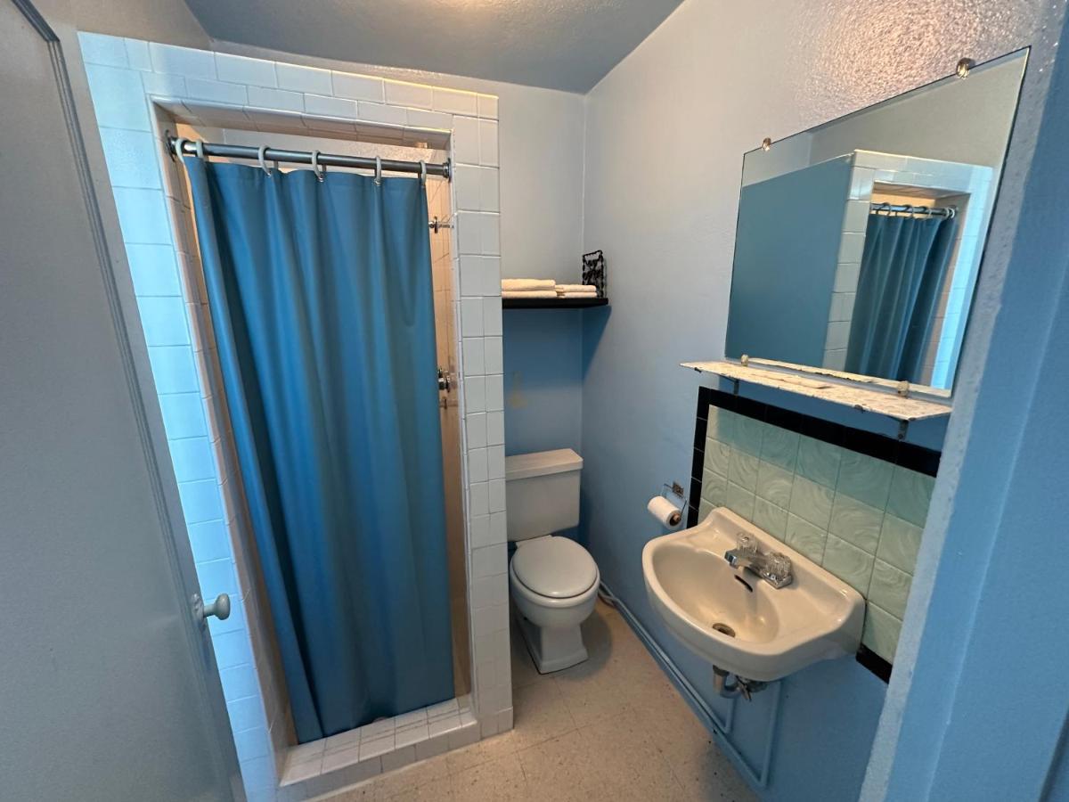 Maverick Motel Ратон Екстериор снимка